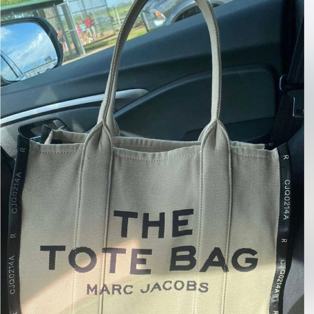 Marc Jacobs large the tote bag